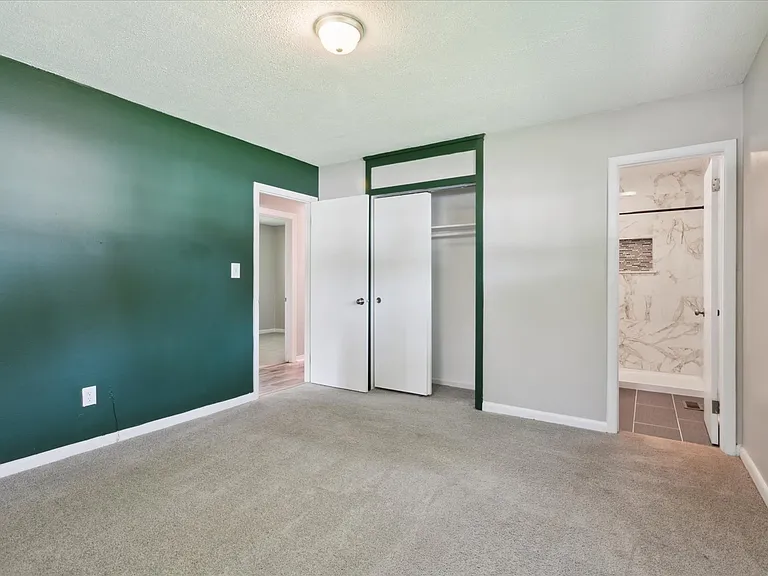 72 Ferguson Ln — Photo 21