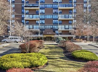 2 Horizon Rd APT 1010, Fort Lee, NJ 07024