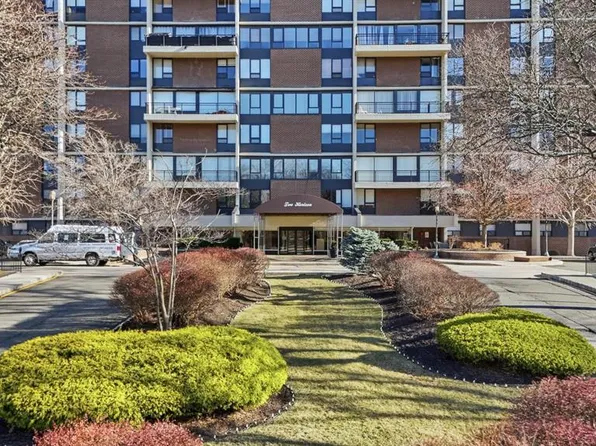 2 Horizon Rd APT 1010, Fort Lee, NJ 07024