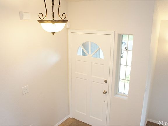 2nd image of 2924 Applehill Ct NE