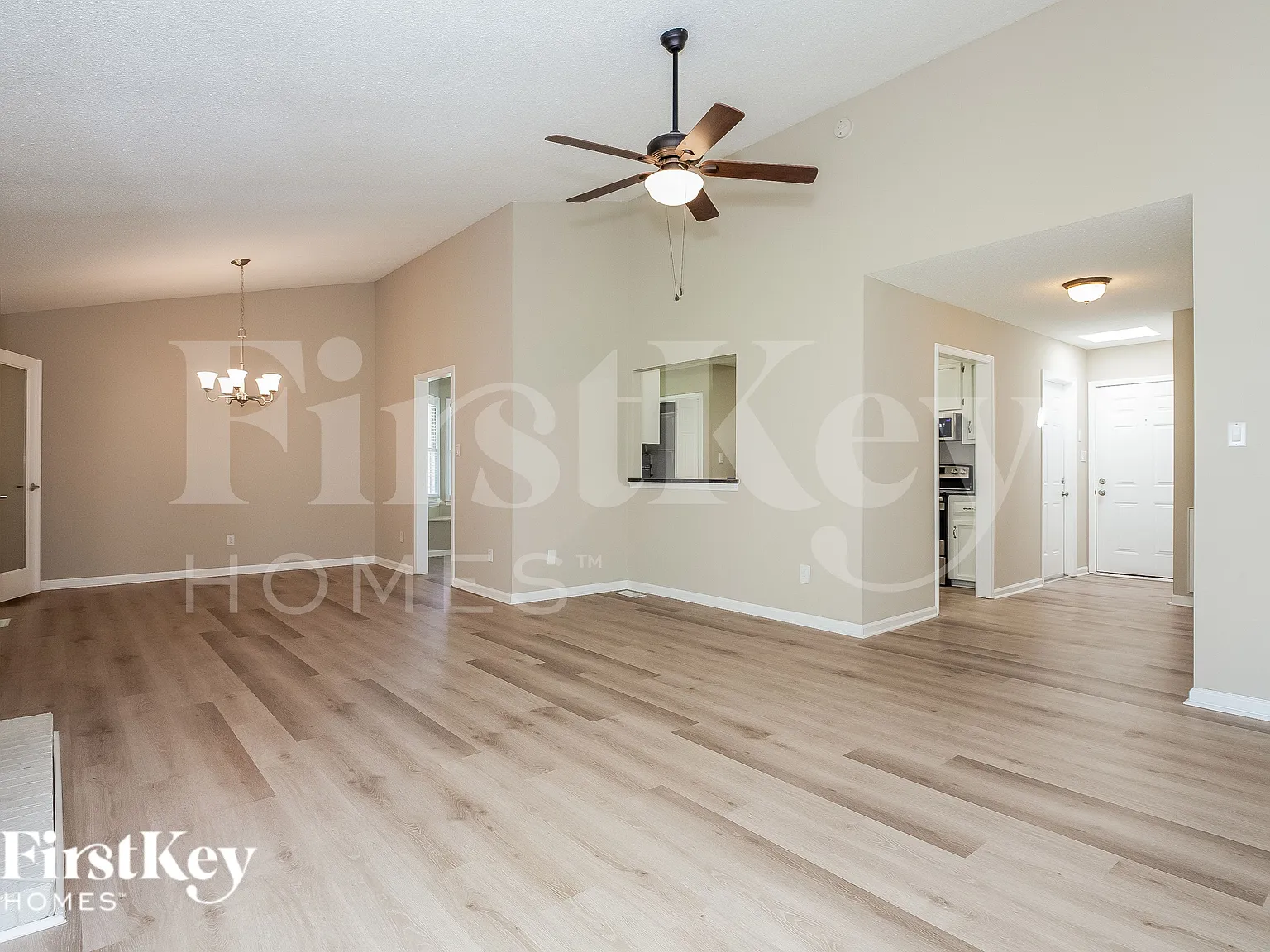 4 bed, 2.0 bath, 1865 sqft, $2,320 — Photo 4
