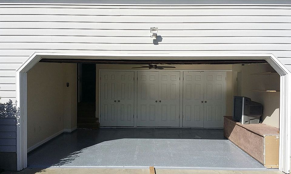 2nd image of 21 Old Pond Ct