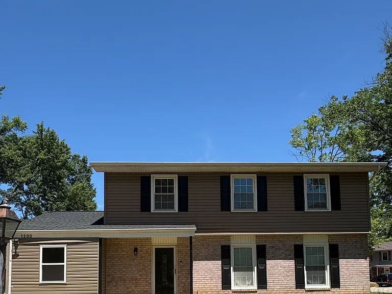 1200 Marshall Ln — Photo 1