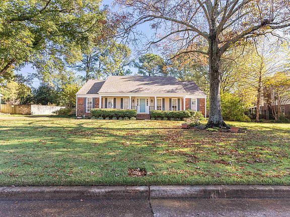 5th image of 3016 Circle Gate Dr