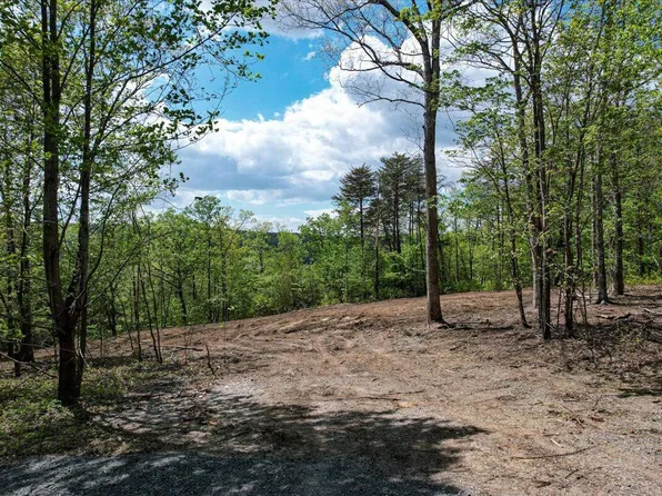 8503 Plateau Ct, Soddy Daisy, TN 37379