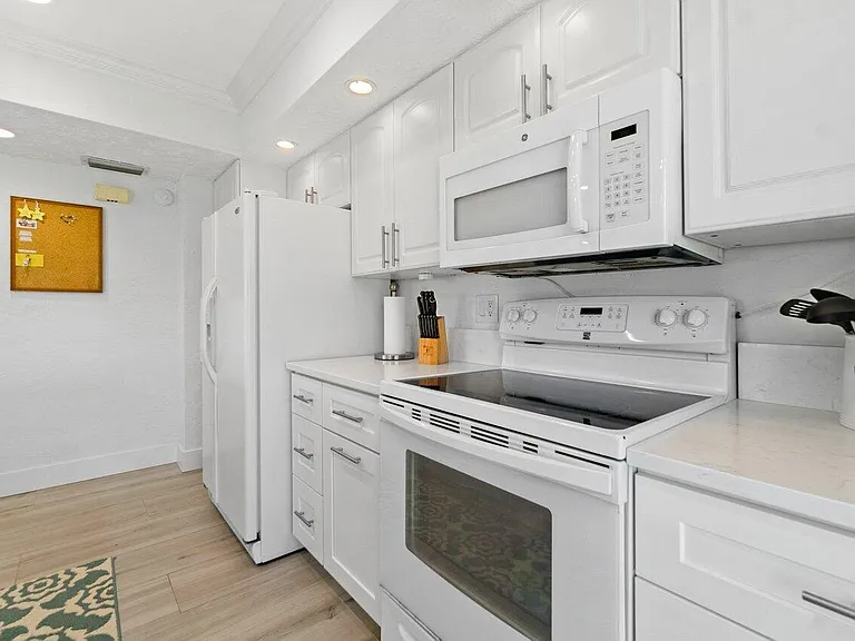 655 Brackenwood Cv #655 — Photo 15
