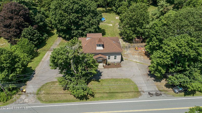 4th image of 1943 Brookview Road