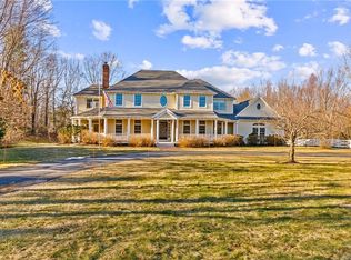 41 Miss Fry Dr, East Greenwich, RI 02818