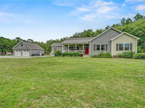 204 Brown Ln, Suffolk, VA 23432
