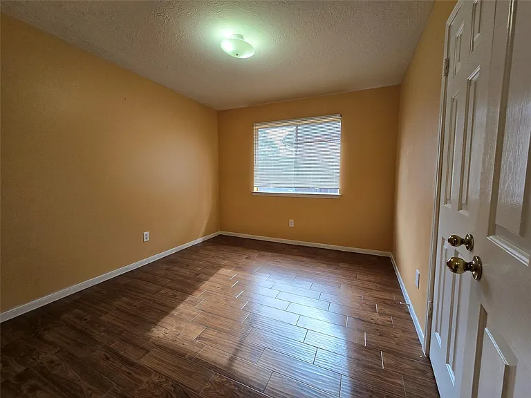 8927 Diamond Lake Ln — Photo 16