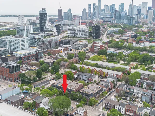 140 Broadview Ave #32, Toronto, ON M4M 0A8