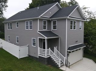 38 Clifton Pl, Bridgeport, CT 06606