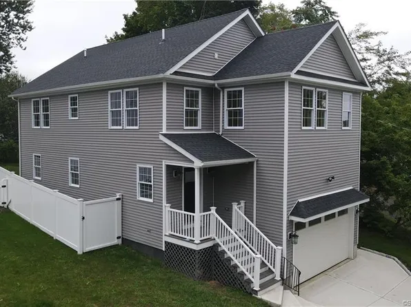 38 Clifton Place, Bridgeport, CT 06606