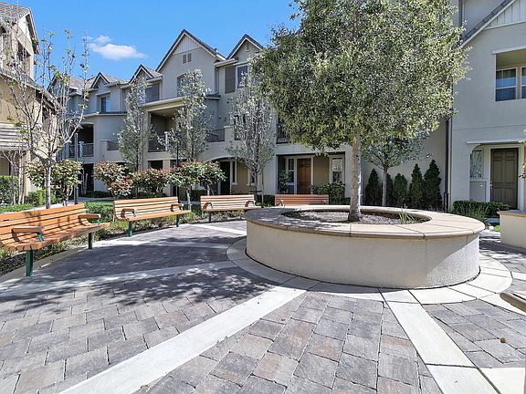 3rd image of 2152 Sheffield Dr