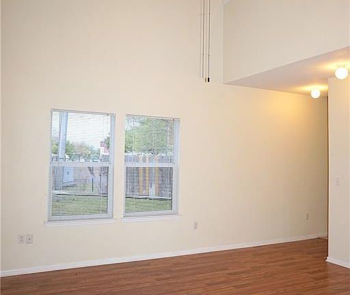 3rd image of 1219 Canyon Creek Cir