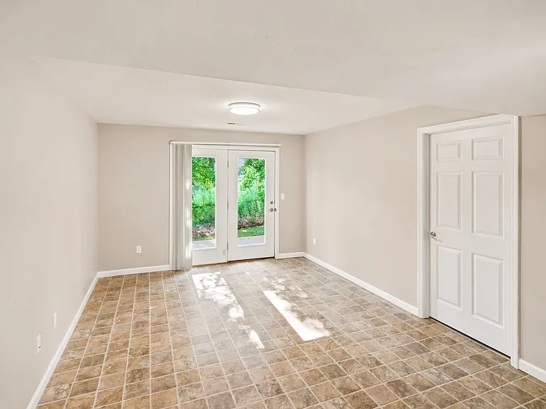 404 Willott Square Dr — Photo 22
