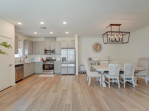 4th image of 5464 Seacliff Pl Unit 21