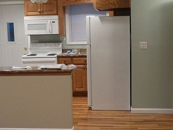 3rd image of 215 Blackford Ave