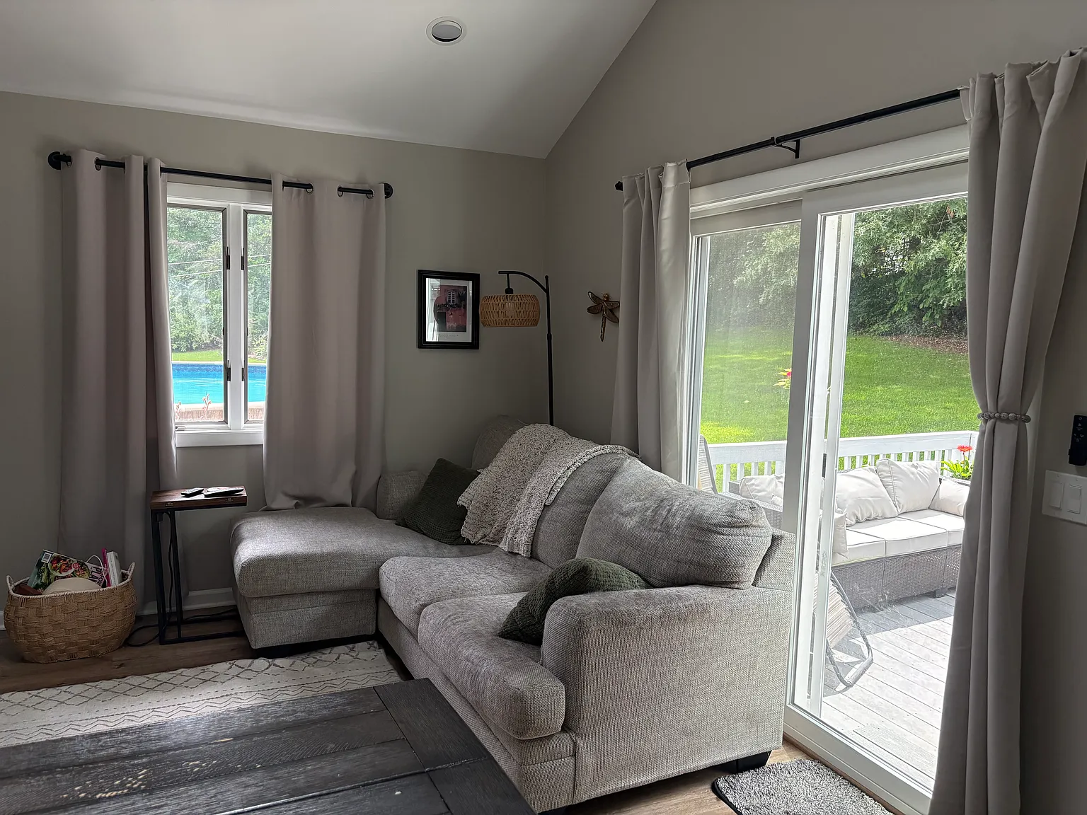 2 bed, 900 sqft, $2,000 — Photo 2