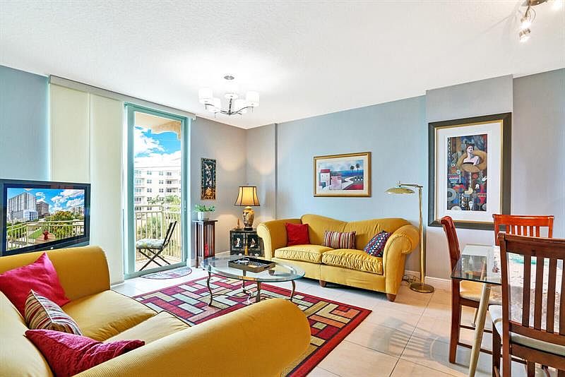 1st image of 610 Clematis St APT 536