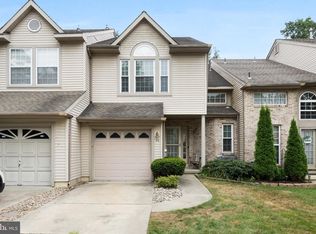 64 Smokey Run Dr, Berlin, NJ 08009