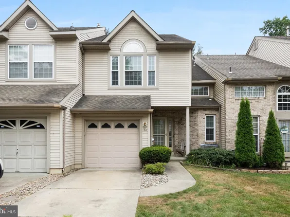 64 Smokey Run Dr, Berlin, NJ 08009