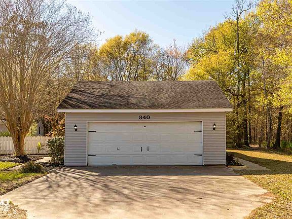 3rd image of 340 Lexington Dr