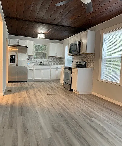 302 W Zephyr St — Photo 7