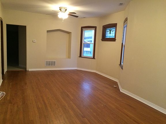 5th image of 4126 W Newport Ave #1