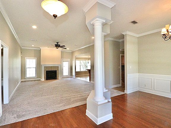 3rd image of 3826 Thoreau Dr