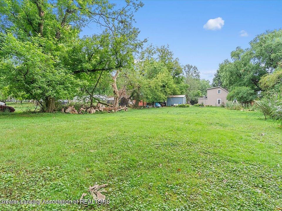 19th image of 1605 Hillcrest St