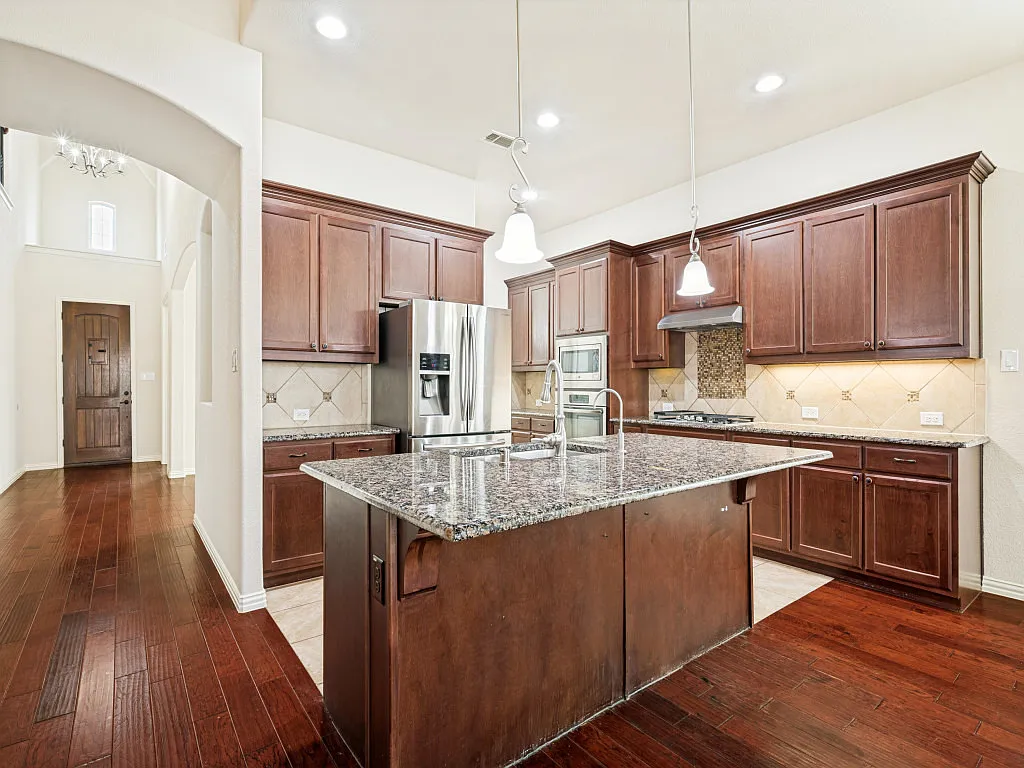 4 bed, 3.5 bath, 3632 sqft, $3,200 — Photo 3