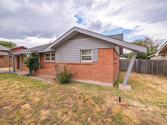 3rd image of 303 S Dewberry Dr