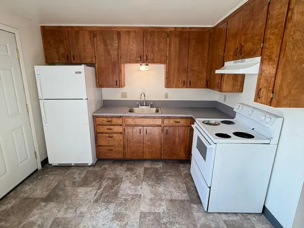62 H St, Lebanon, OR 97355
