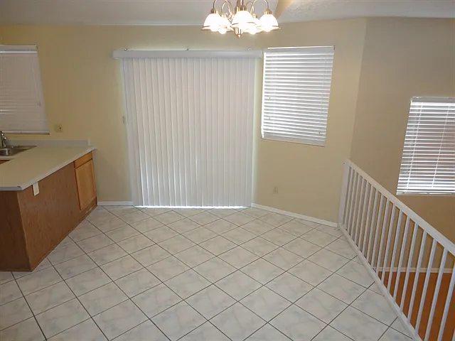 3 bed, 2.0 bath, 1528 sqft, $2,180 — Photo 3