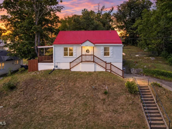 2628 Fort Henry Dr, Kingsport, TN 37664