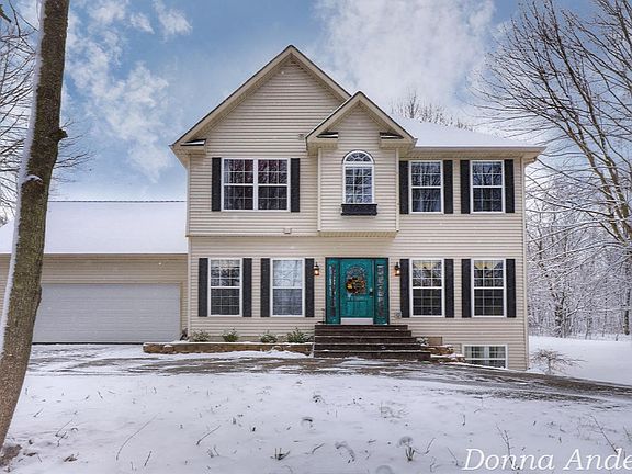 2nd image of 11360 Troyview St NE