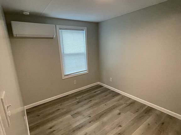 5th image of 905 Riverside Dr #31