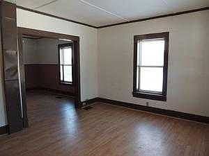 Living Room (Right Unit)