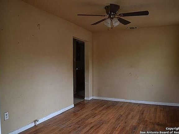 5th image of 2513 W Poplar St