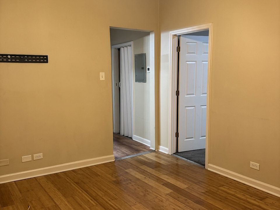 1st image of 1645 S Homan Ave #1R