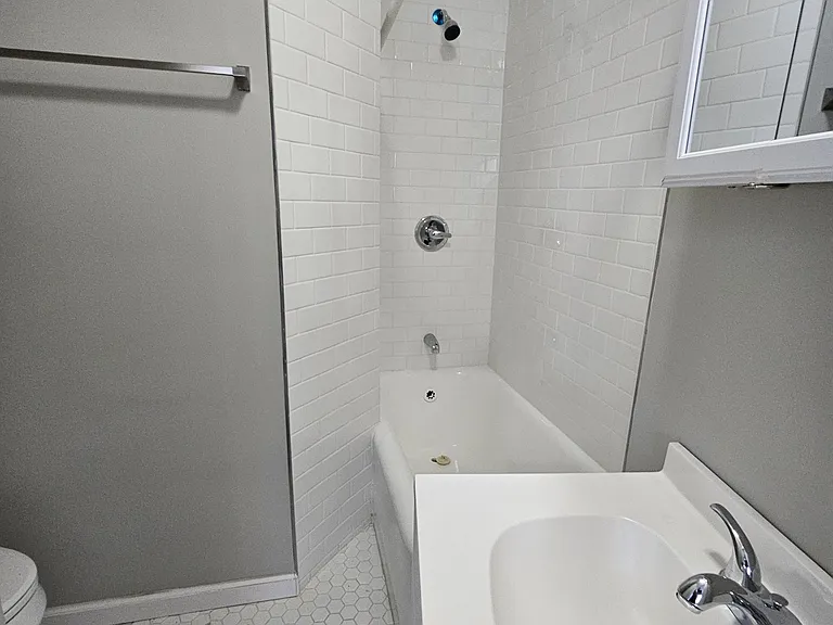 1175 Chapel St #202 — Photo 5