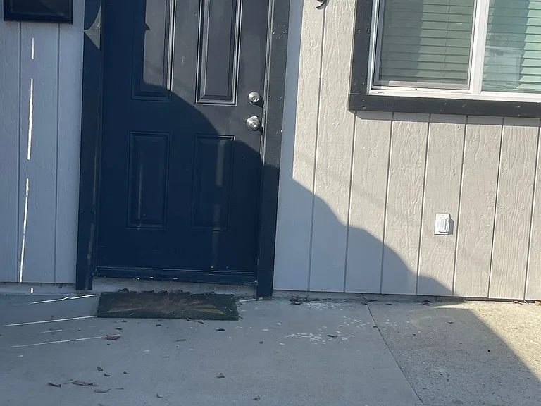 819 W Lake Ave — Photo 1
