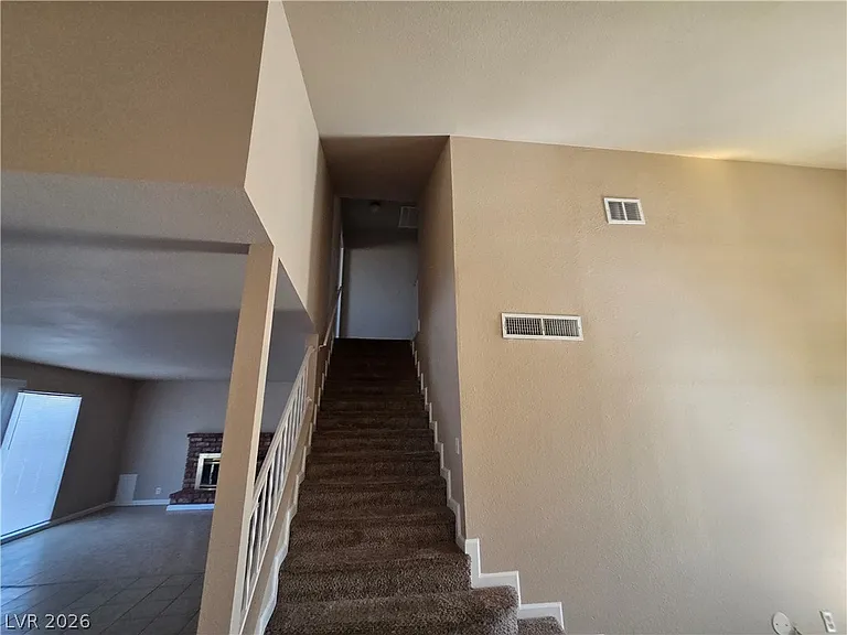 1745 Mount Hood St — Photo 9