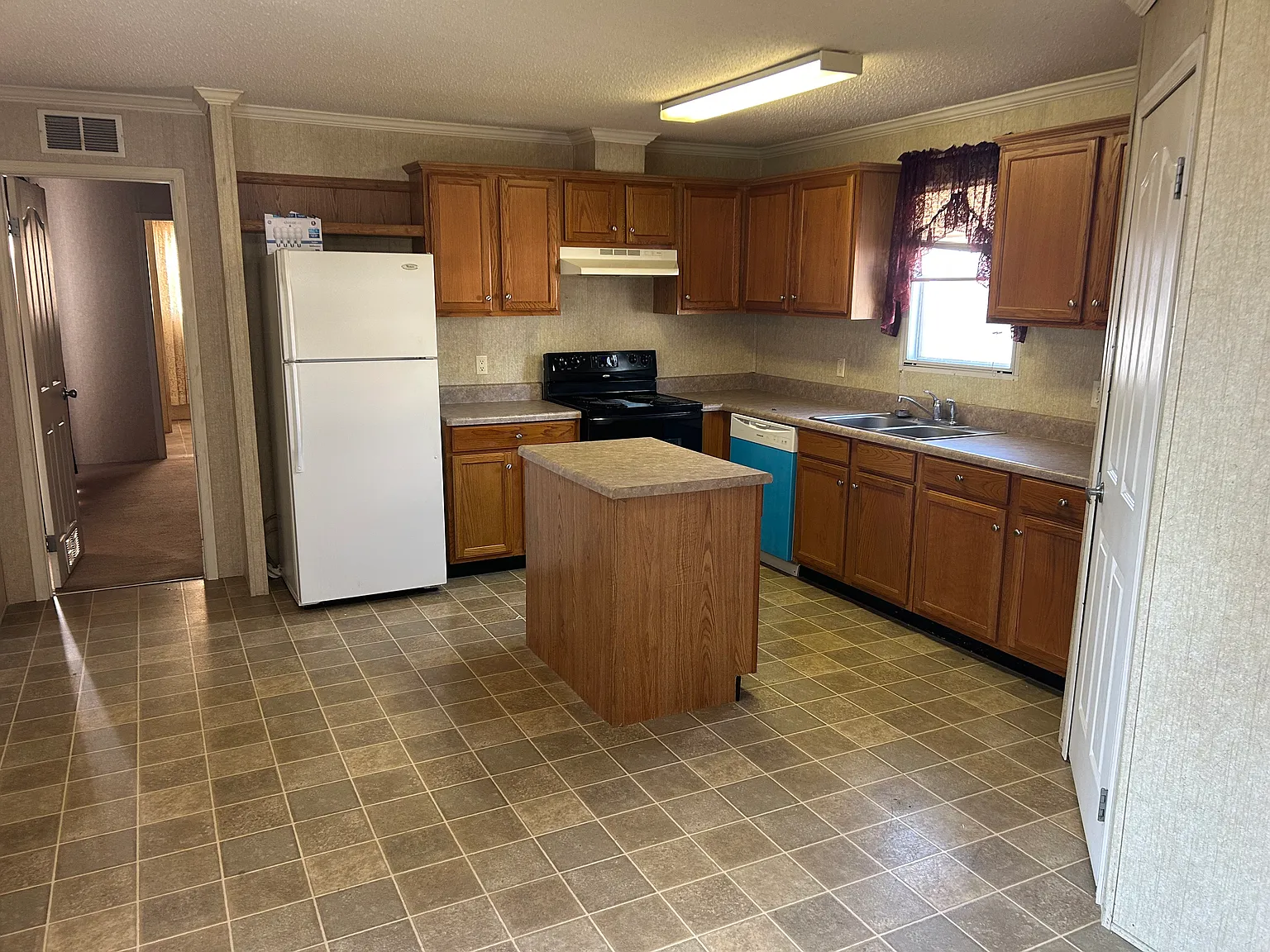 3 bed, 1216 sqft, $1,150 — Photo 3