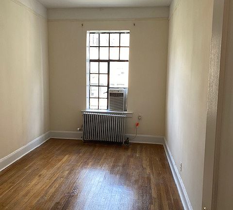 2nd image of 128 W 72nd St APT 5A