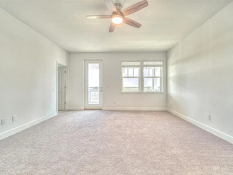 7035 Nemours Pkwy — Photo 15