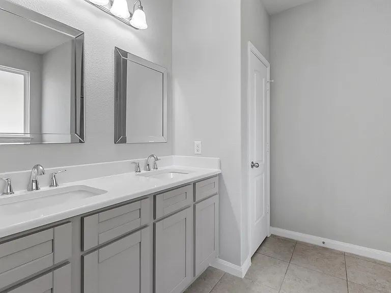 2136 Mulberry Dr — Photo 9