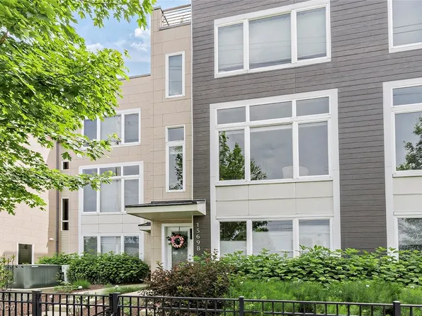 1569 E 118th St APT B, Cleveland, OH 44106