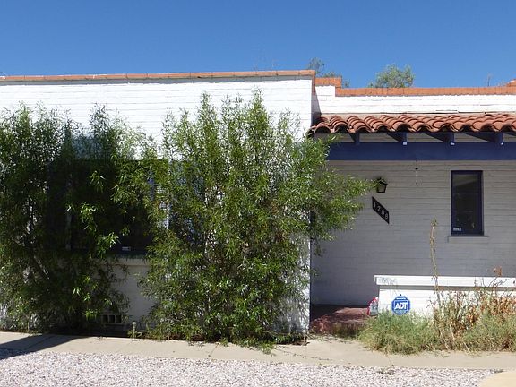 3rd image of 1208 E 8th St
